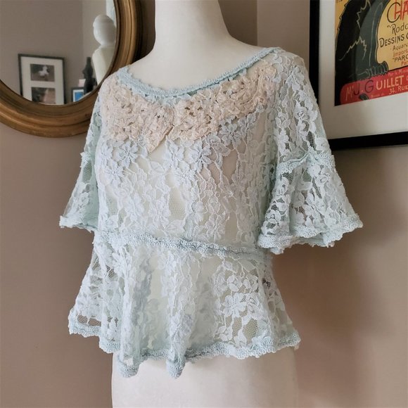Free People Blue and Cream Lace Peplum Top Size XS - Picture 2 of 16
